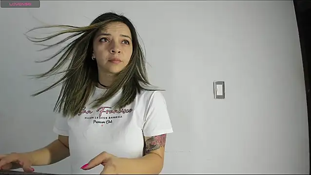 Snapshot of Ana-Spencer chatting on February 19, 11:06 am Ana-Spencer online show from February 19, 11:06 am