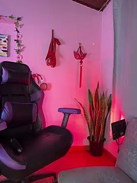 kenia thompsom01 online show from April 17, 11:41 pm