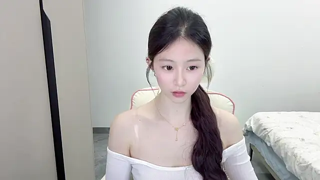 DYyyyyy-- online show from February 9, 12:20 pm