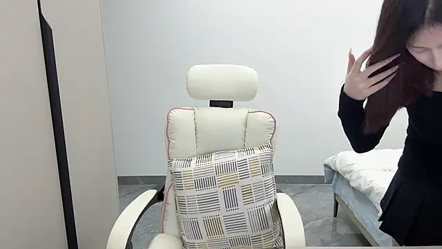 DYyyyyy-- online show from February 12, 12:11 pm