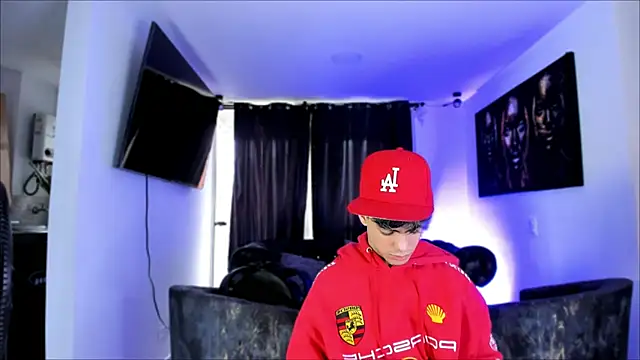 Snapshot of miguel_aguirre_ chatting on February 25, 12:26 pm miguel aguirre online show from February 25, 12:26 pm