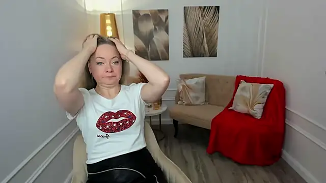 CharlotteKerti online show from February 10, 11:47 am