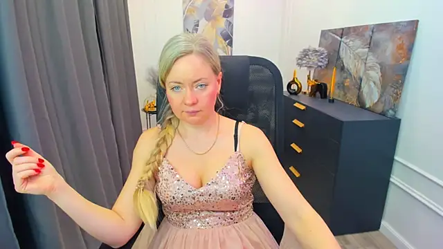 CharlotteKerti online show from April 9, 11:59 am