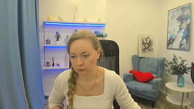 CharlotteKerti online show from April 14, 11:27 am