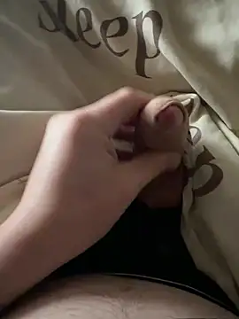 twankletoes1234 online show from April 14, 6:30 am