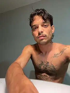 ruffvip online show from April 16, 9:04 pm