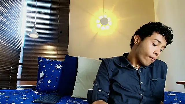 Damon Salvarote S online show from April 1, 7:33 pm