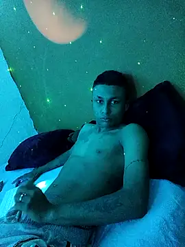 miguelit21 online show from March 5, 9:11 pm