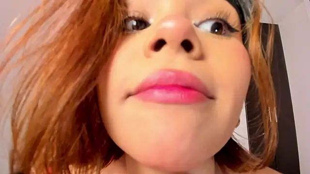 Snapshot of _FuckingYoungs_ chatting on March 2, 6:47 am FuckingYoungs online show from March 2, 6:47 am