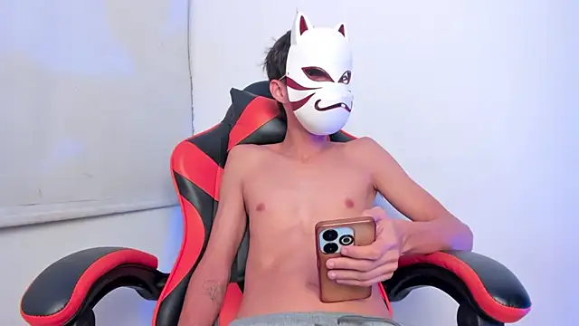 Snapshot of Senpai_Lover_ chatting on February 28, 8:21 pm Senpai Lover online show from February 28, 8:21 pm