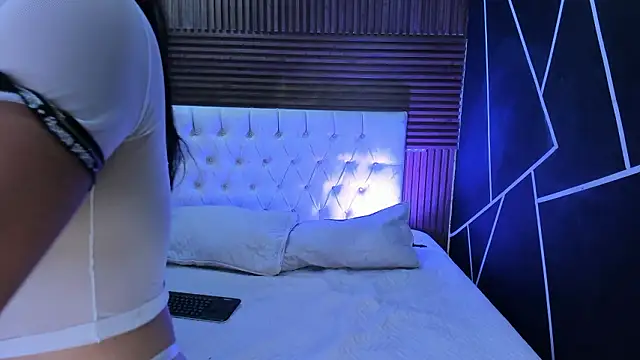 shaden  online show from March 22, 9:07 pm