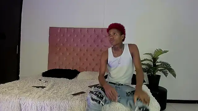 im oleiderr online show from April 11, 7:18 pm