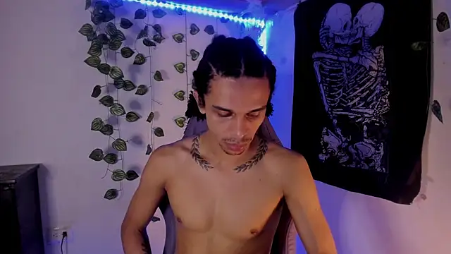 Aaron Hopper online show from February 8, 1:25 pm