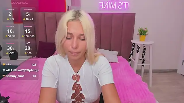 Snapshot of MIla_Stunning chatting on June 11, 2:53 am MIla Stunning online show from June 11, 2:53 am