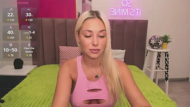 Snapshot of MIla_Stunning chatting on July 16, 1:22 am MIla Stunning online show from July 16, 1:22 am