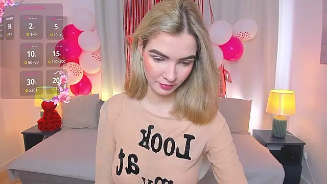 Snapshot of SinLuna_ chatting on February 15, 1:09 pm SinLuna online show from February 15, 1:09 pm