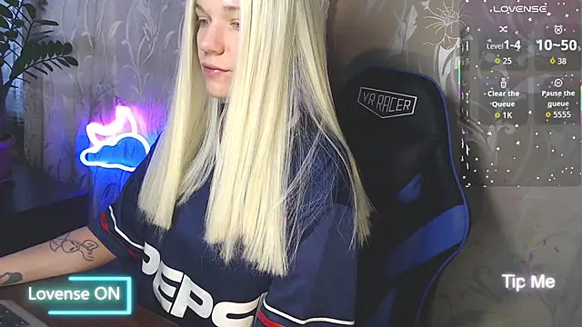 Shiny Victoria online show from April 9, 9:15 am