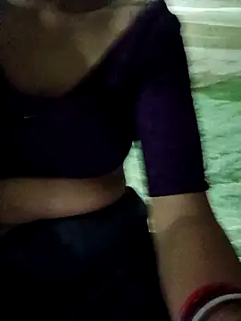 Snapshot of Royal_hotti0011 chatting on April 18, 9:48 pm Royal hotti0011 online show from April 18, 9:48 pm