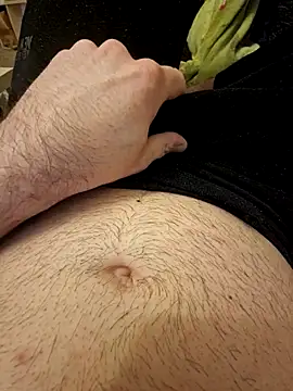 Snapshot of TrustMeNow chatting on February 5, 6:29 am TrustMeNow online show from February 5, 6:29 am