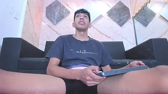 Snapshot of biig_boy chatting on February 12, 8:04 pm biig boy online show from February 12, 8:04 pm