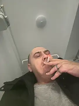 Snapshot of vitalik66679 chatting on February 9, 2:37 am vitalik66679 online show from February 9, 2:37 am