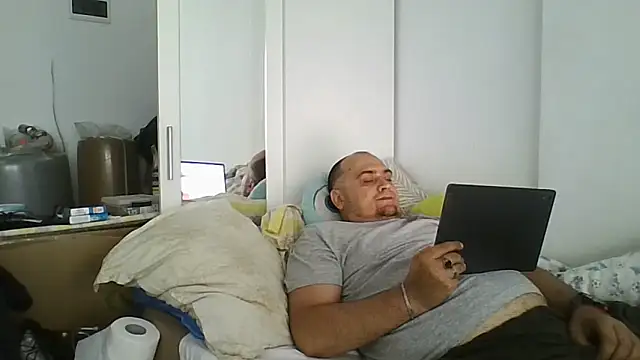 Snapshot of vitalik66679 chatting on June 18, 5:19 am vitalik66679 online show from June 18, 5:19 am