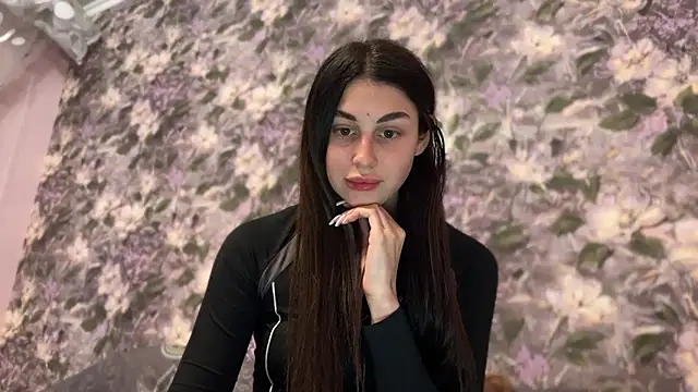 LiluMartiznir online show from April 6, 6:53 pm