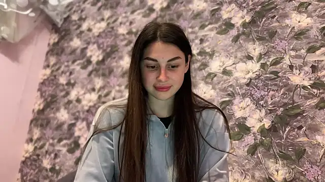 LiluMartiznir online show from April 8, 7:36 pm