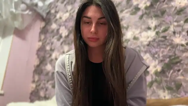 LiluMartiznir online show from April 9, 6:13 pm