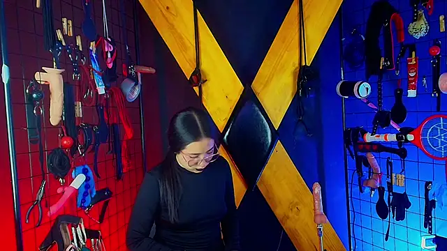 Candyqueen bdsm  online show from March 21, 8:19 am