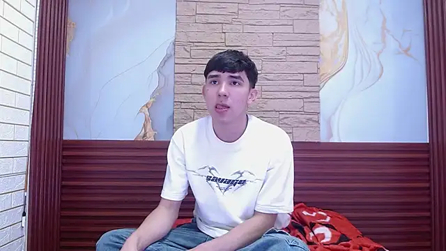 massimoferrera303av online show from February 23, 1:58 am