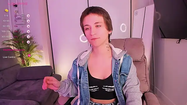 AutumnWhisper online show from February 3, 9:31 pm