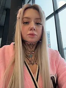 Snapshot of Chiibi chatting on February 11, 8:41 am Chiibi online show from February 11, 8:41 am