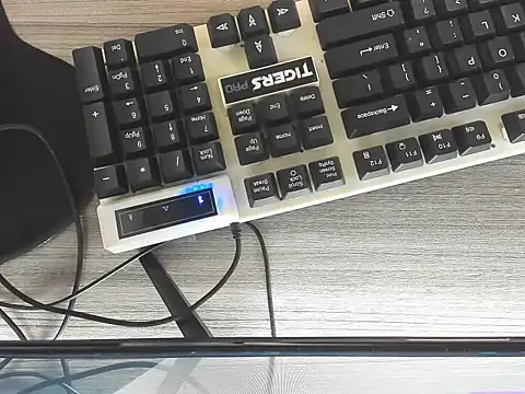 Maggiebitchx online show from February 23, 8:39 pm