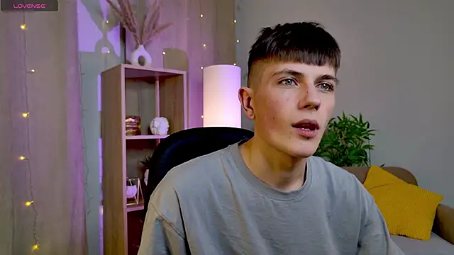 Snapshot of Rony_Joy chatting on February 8, 7:39 pm Rony Joy online show from February 8, 7:39 pm