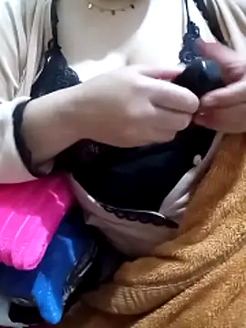 Womengood112 online show from April 17, 1:25 pm