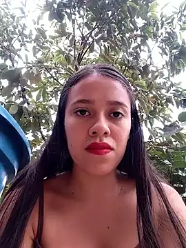 Snapshot of lachiki_plus chatting on February 3, 12:32 pm lachiki plus online show from February 3, 12:32 pm