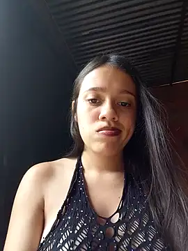 Snapshot of lachiki_plus chatting on February 9, 9:52 pm lachiki plus online show from February 9, 9:52 pm