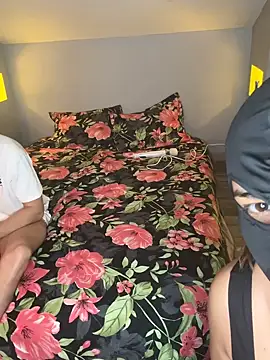 joujou95012 online show from February 8, 10:02 pm