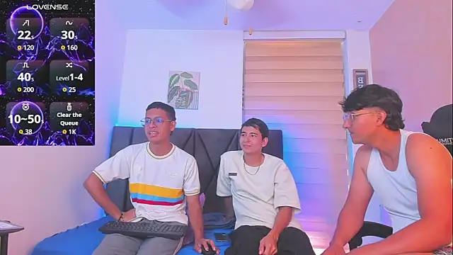 Snapshot of StellayDrake chatting on February 25, 1:43 pm StellayDrake online show from February 25, 1:43 pm