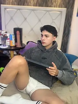 Samu Hott online show from March 26, 8:14 pm