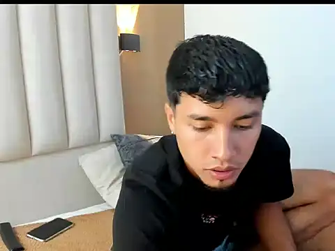 Noah Smith01 online show from April 3, 9:13 pm