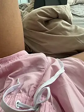 Snapshot of gold221298 chatting on February 2, 7:07 am gold221298 online show from February 2, 7:07 am