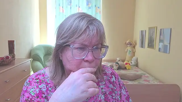 Emma Eclipsee online show from May 16, 10:12 am