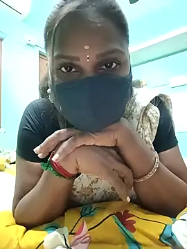 Snapshot of Tamil_Hot_Nisha chatting on February 10, 6:28 am Tamil Hot Nisha online show from February 10, 6:28 am