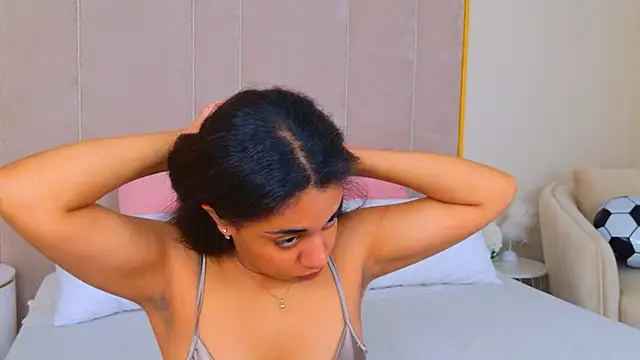 Luna Cortier online show from July 8, 5:23 am