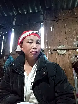 Snapshot of lena-cute chatting on February 21, 12:11 am lena-cute online show from February 21, 12:11 am