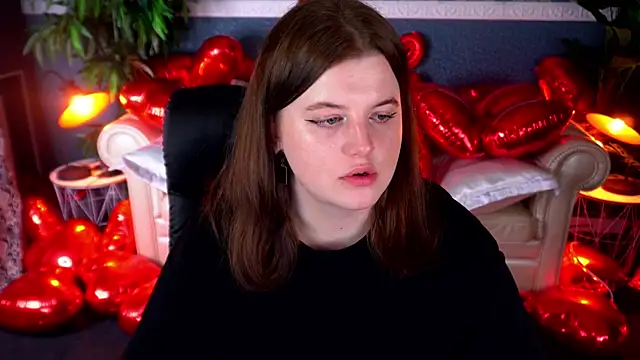 Snapshot of KristiFoxy chatting on February 22, 7:56 pm KristiFoxy online show from February 22, 7:56 pm