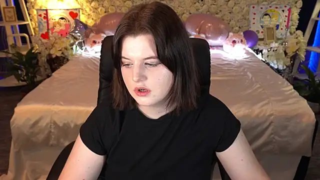 KristiFoxy online show from March 26, 7:30 pm