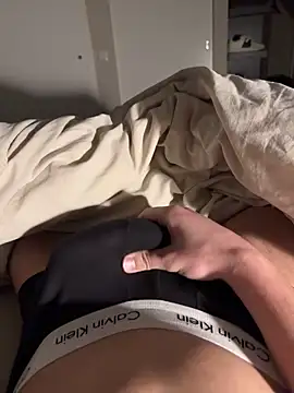 Snapshot of Robertocavall chatting on February 22, 10:36 am Robertocavall online show from February 22, 10:36 am